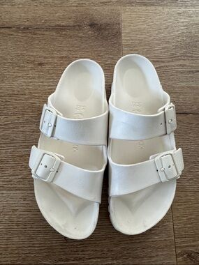 Birkenstock Women’s Arizona Essentials Waterproof Slide Sandal